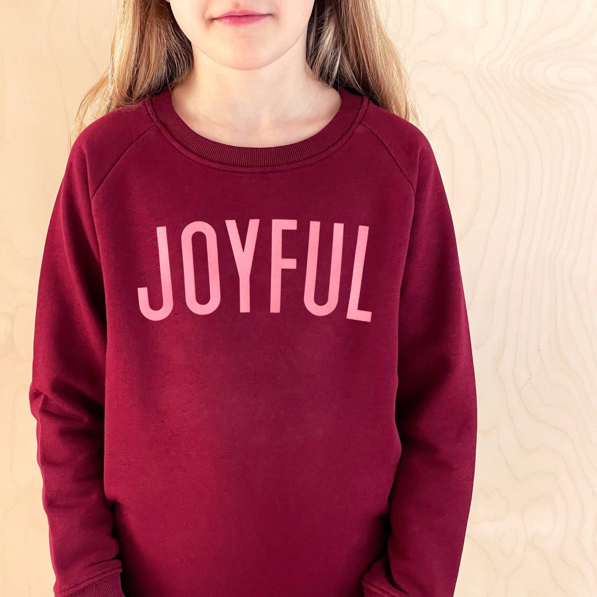 Joyful Kinder Sweatshirt - Weihnachtspullover Mädchen Pullover Jungen Slogan Bio-Baumwolle von AlphabetBags