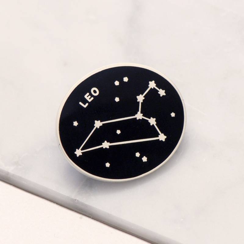 Leo Pin - Sternzeichen Sternbild Emaille Hard Set Pins Flair Geburtstag Abzeichen Geschenk Leo Pin - Sternzeichen Sternbild Emaille Hard Set Pins Flair Geburtstag Abzeichen Geschenk von AlphabetBags