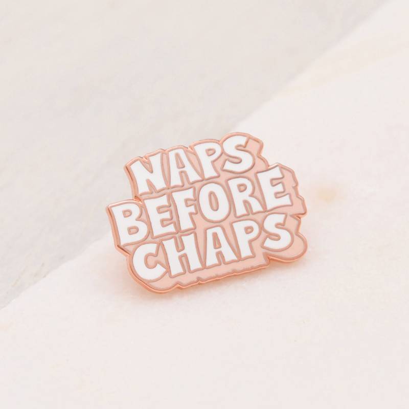 Nickerchen Vor Chaps Emaille Pin - Anstecknadel Pins Slogan Quirky Abzeichen Geschenk Für Freunde Galentines Nickerchen Vor Chaps Emaille Pin - Anstecknadel Pins Slogan Quirky Abzeichen Geschenk Für Freunde Galentines von AlphabetBags