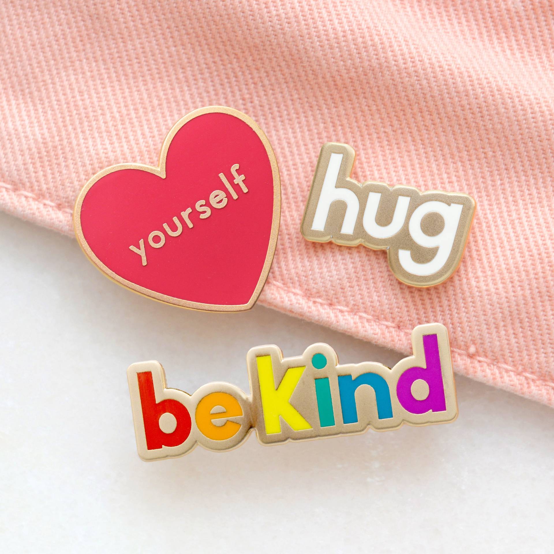 Set Von 3 Emaille Pins - Motivations Fun Pin Badges Be Kind Harter Slogan Flair Selbstliebe Geschenke von AlphabetBags