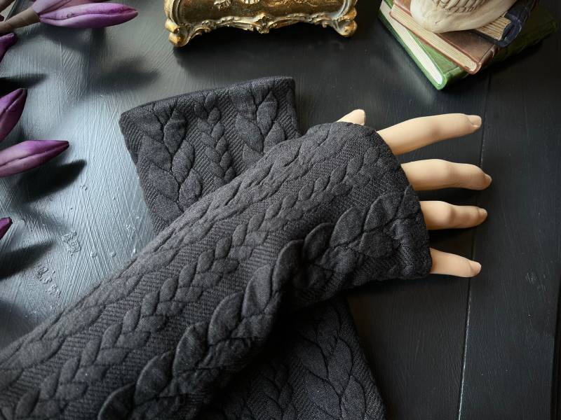 stulpen Zopfmuster, Kuschelig, Edel - Handstulpen, Armschützer, Armstulpen, Pulswärmer Accessoires Spitze Gothic Goth Rock von Alrunalovelace