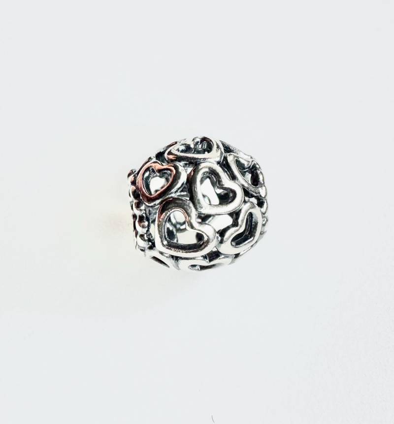 Authentisch Original Pandora Charm Offengearbeitete All Over-Herzen 790964 Silber 925 Neu Authentisch Original Pandora Charm Offengearbeitete All Over-Herzen 790964 Silber 925 Neu von Altarshopp