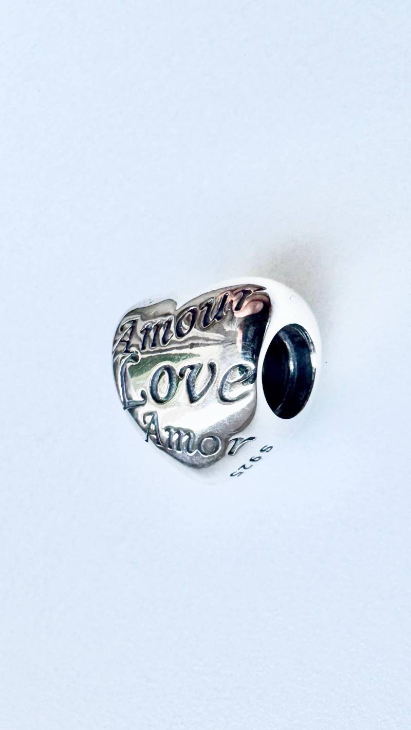 Authentisch Original Pandora Sprache Der Liebe Valentinstag Herz Charm 791111 Sterlingsilber 925 Neu Bead Ale Authentisch Original Pandora Sprache Der Liebe Valentinstag Herz Charm 791111 Sterlingsilber 925 Neu Bead Ale von Altarshopp