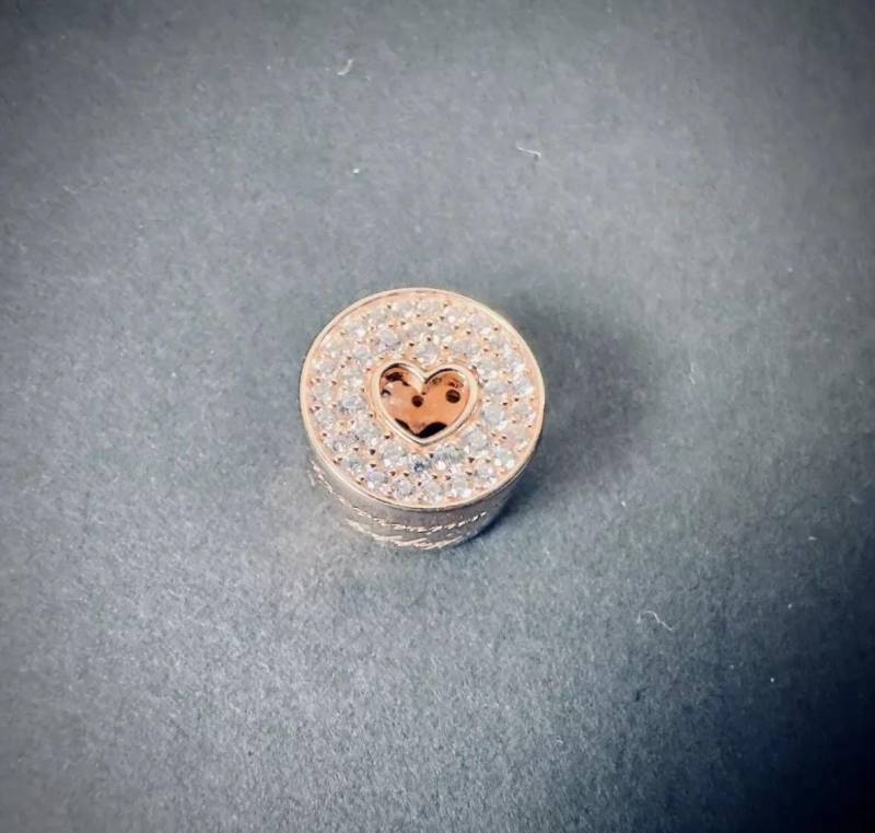 Original Pandora Pavé & Herz Jahrestag Charm 781977C01 Rosé Gold Neu Original Pandora Pavé & Herz Jahrestag Charm 781977C01 Rosé Gold Neu von Altarshopp
