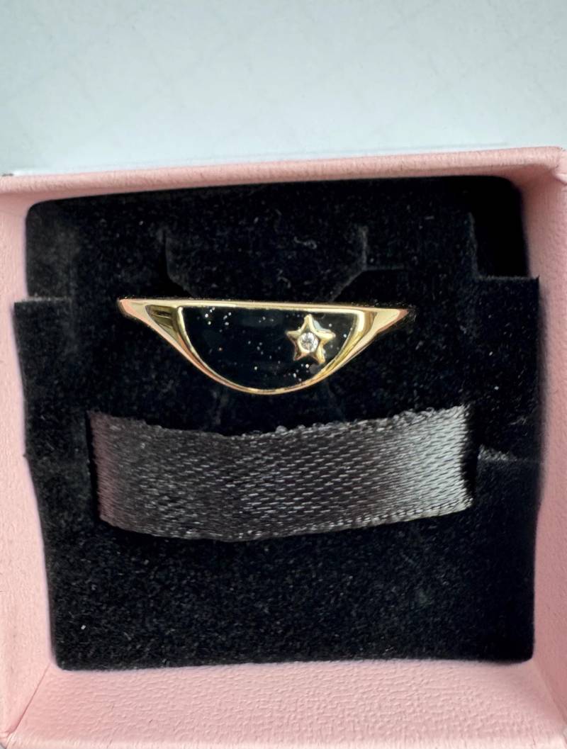 Original Pandora Damen Siegelring Mit Emaille Und Zirkonia Vergoldet 14K 163325C01 Größe 56 Neu von Altarshopp