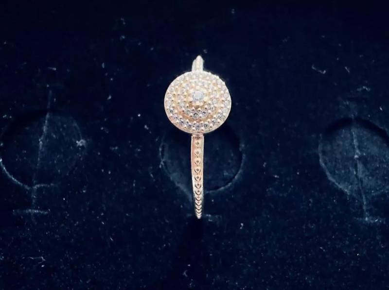 Original Pandora Ring Strahlende Eleganz Gold 14 Karat Zirkonia 150184Cz-60 Neu Original Pandora Ring Strahlende Eleganz Gold 14 Karat Zirkonia 150184Cz-60 Neu von Altarshopp