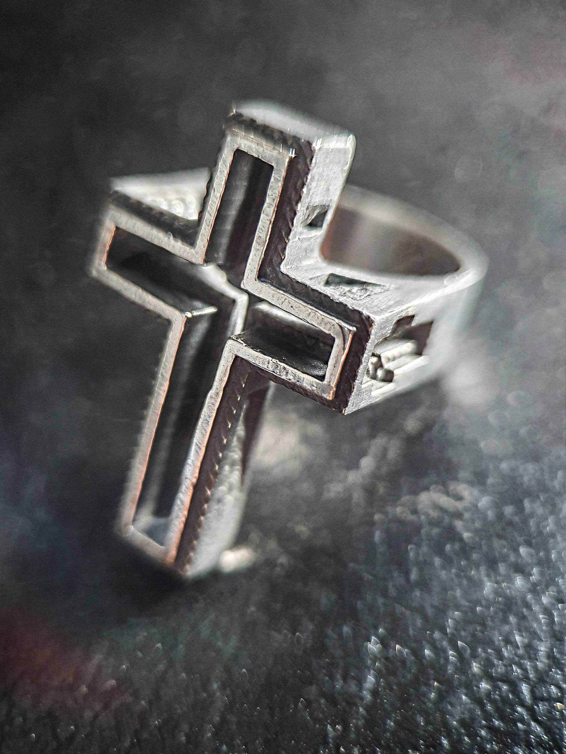 Hohl Kreuz Kruzifix Ring | 925 Sterling Silber Hohl Kreuz Kruzifix Ring | 925 Sterling Silber von AlteJewellers