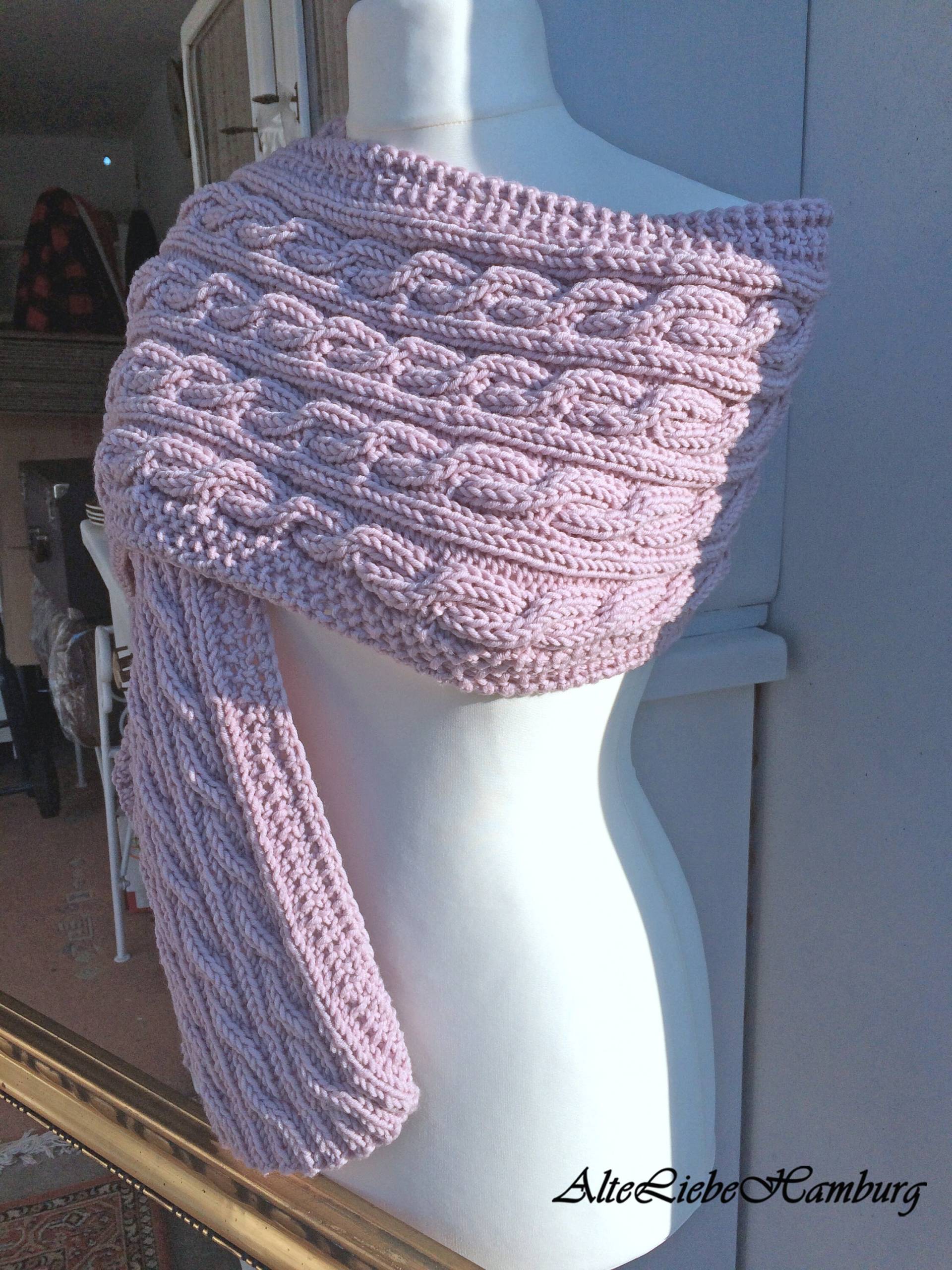Langer Schal Mit Zopfmuster Aus 100 % Schurwolle Merino Superwash Langer Schal Mit Zopfmuster Aus 100 % Schurwolle Merino Superwash von AlteLiebeHamburg
