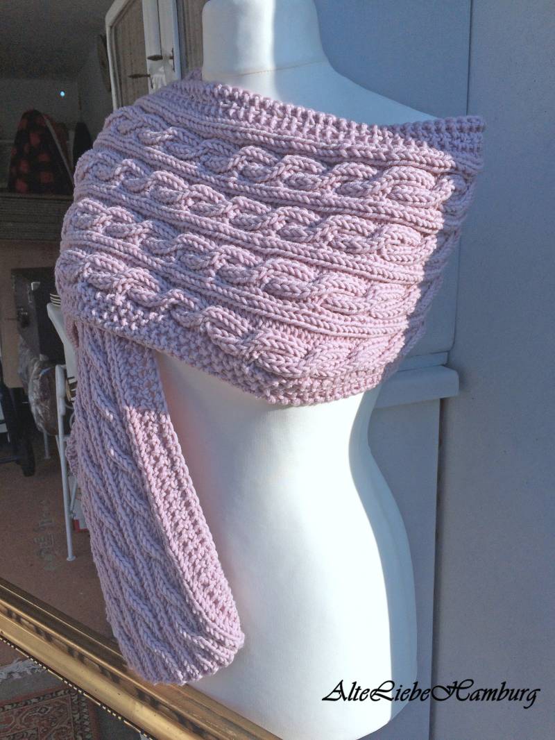 Langer Schal Mit Zopfmuster Aus 100 % Schurwolle Merino Superwash Langer Schal Mit Zopfmuster Aus 100 % Schurwolle Merino Superwash von AlteLiebeHamburg