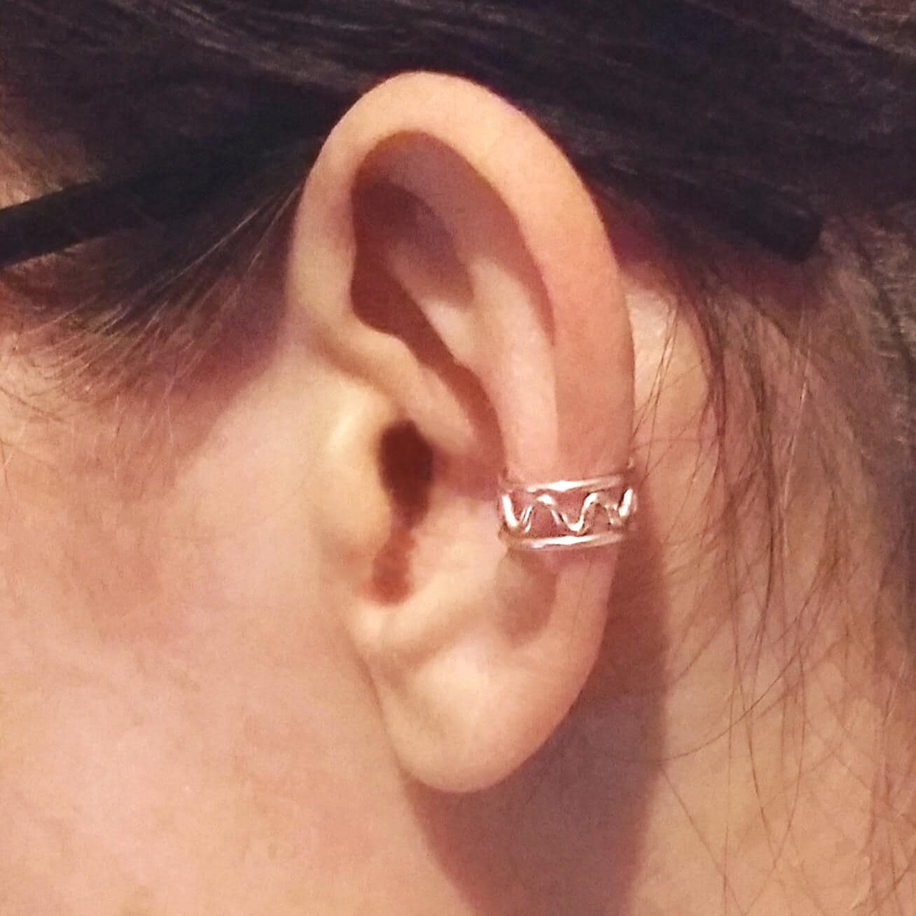 Rose Gold 3 Ringe Ohrmanschette, Fake-Piercing, Faux-Piercing, Ear Hugger, Minimal Schmuck, Boho Gold Ohr Wickeln von AlteredElegance