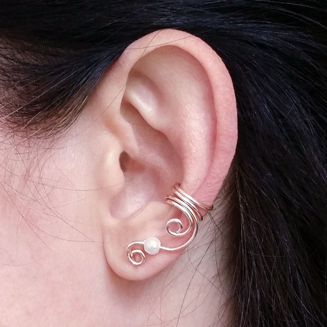 Rose Gold Überzogene Gelockte Perle Wrap Swirly Ohrmanschette von AlteredElegance