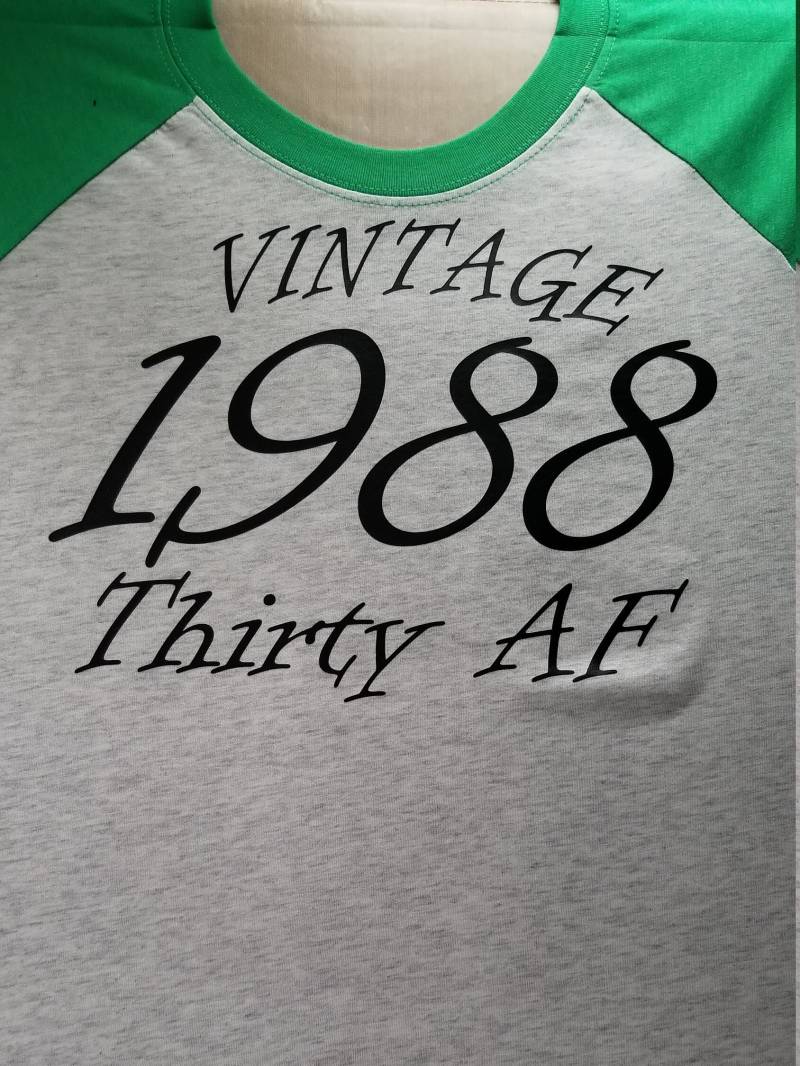 Dreißig Af Raglan T von AlteredGoodsStore