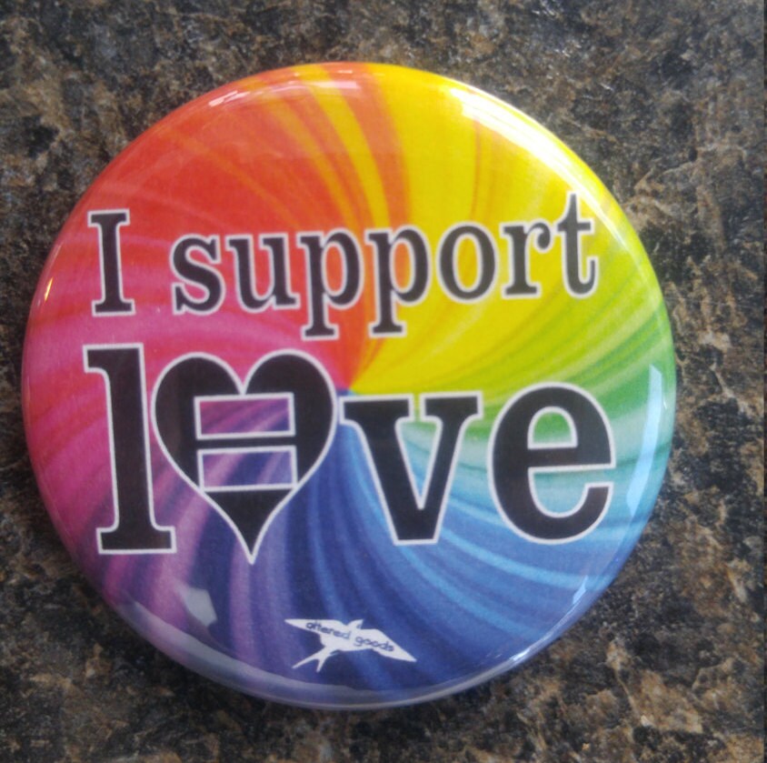 Unterstütze Ich Liebe Regenbogen Pin Zurück-Button von AlteredGoodsStore