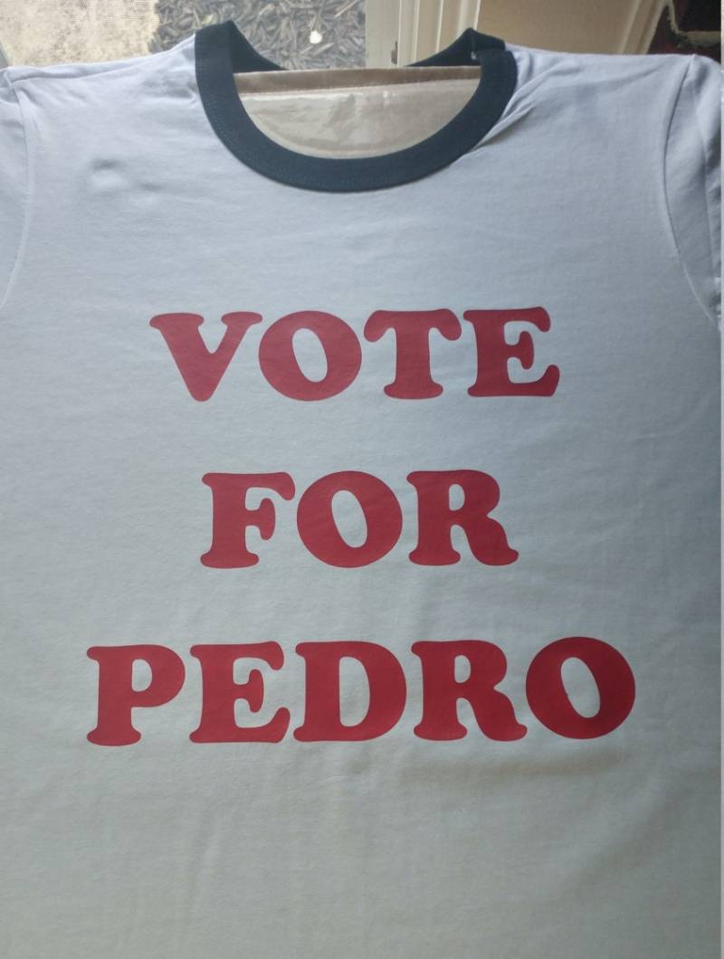 stimmen Sie Für Pedro T Shirt von AlteredGoodsStore
