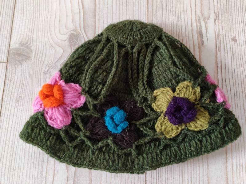 strickmütze Boho Vintage "Blumen" von AltesundRares
