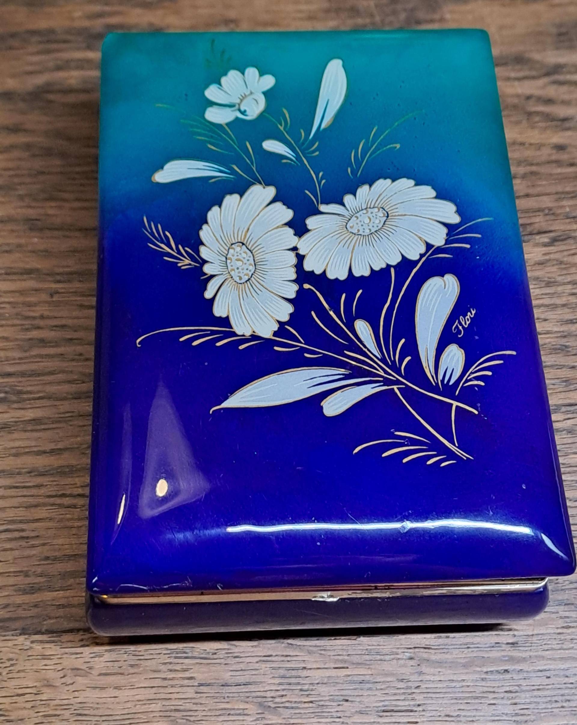 Alte Schmuckschatulle Zigarettendose Schmuckbox Marmor Blumendekor Vintage von AltesundSchniekes