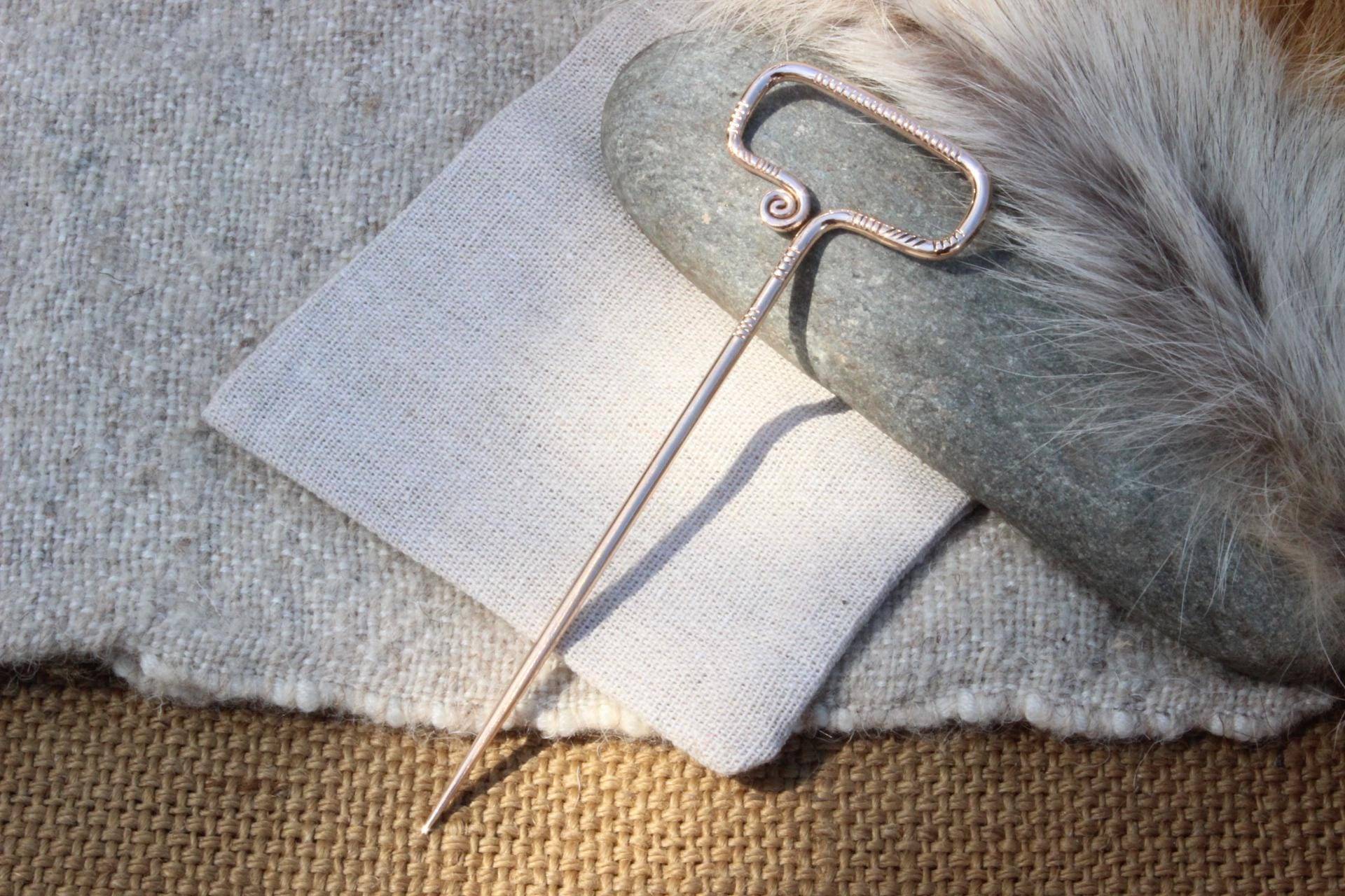 Gewandnadel Haarnadel Hirtenstabnadel 13.-10.jh.v.chr Bronzenadel Mittel-Spätbronzezeit Hs09 Gewandnadel Haarnadel Hirtenstabnadel 13.-10.jh.v.chr Bronzenadel Mittel-Spätbronzezeit Hs09 von Altmarkbronze