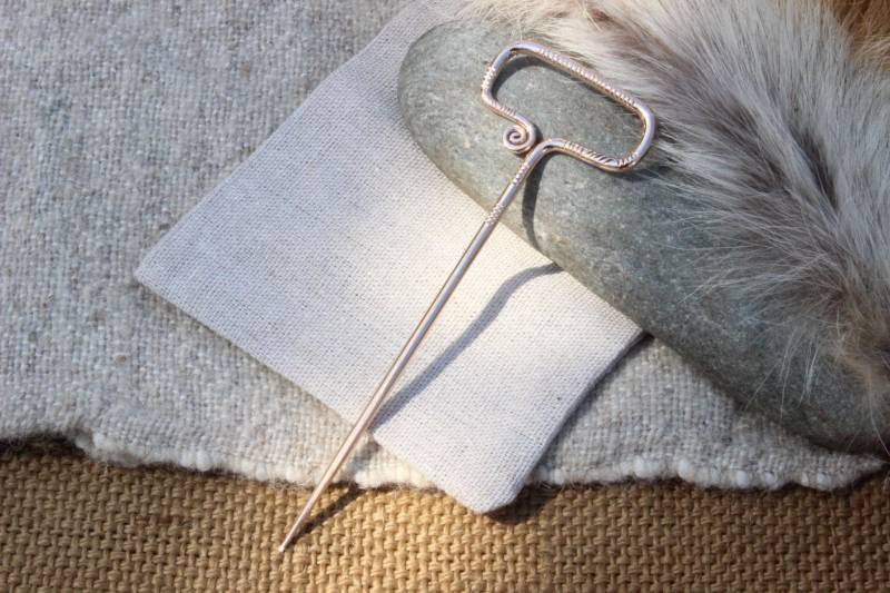 Gewandnadel Haarnadel Hirtenstabnadel 13.-10.jh.v.chr Bronzenadel Mittel-Spätbronzezeit Hs09 Gewandnadel Haarnadel Hirtenstabnadel 13.-10.jh.v.chr Bronzenadel Mittel-Spätbronzezeit Hs09 von Altmarkbronze