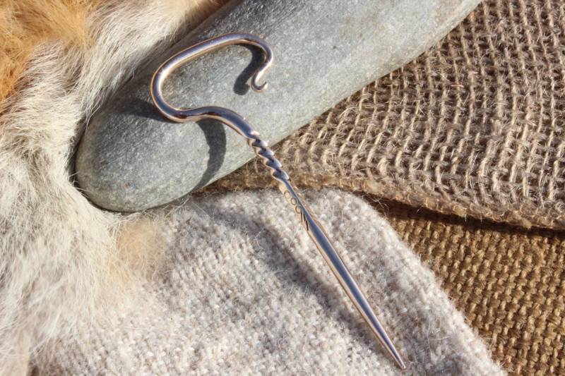 Hirtenstabnadel 13. - 12. Jh.v.chr. Gewandnadel Haarnadeln Bronzenadel Hairpin Pin Bronzepin Nadeln Reenactment Bronzezeit Bronzeage Hs3 Hirtenstabnadel 13. - 12. Jh.v.chr. Gewandnadel Haarnadeln Bronzenadel Hairpin Pin Bronzepin Nadeln Reenactment Bronzezeit Bronzeage Hs3 von Altmarkbronze