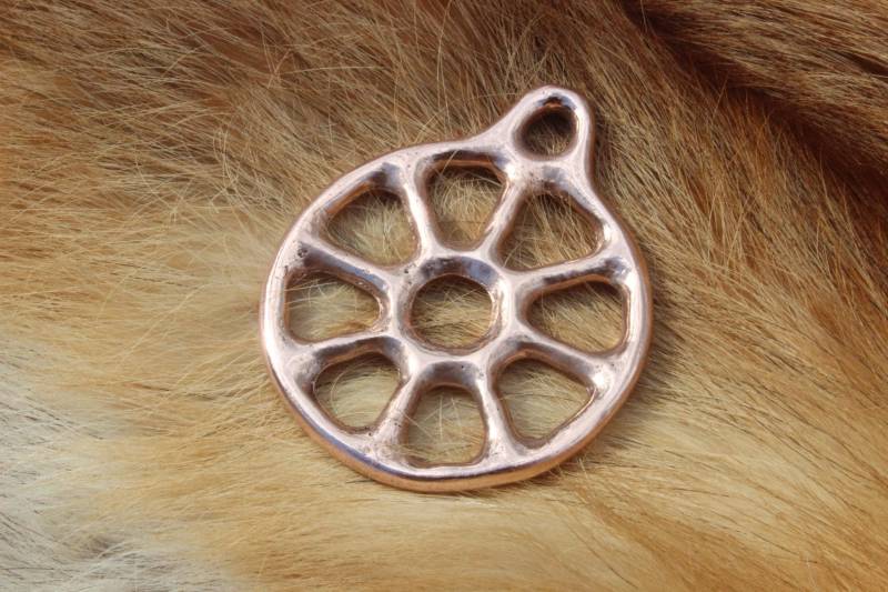 Radanhänger Bronzezeit Anhänger Vom Speichenschema F Bronzeanhänger Aus Kupfer Bronzeschmuck Fk3 Radanhänger Bronzezeit Anhänger Vom Speichenschema F Bronzeanhänger Aus Kupfer Bronzeschmuck Fk3 von Altmarkbronze