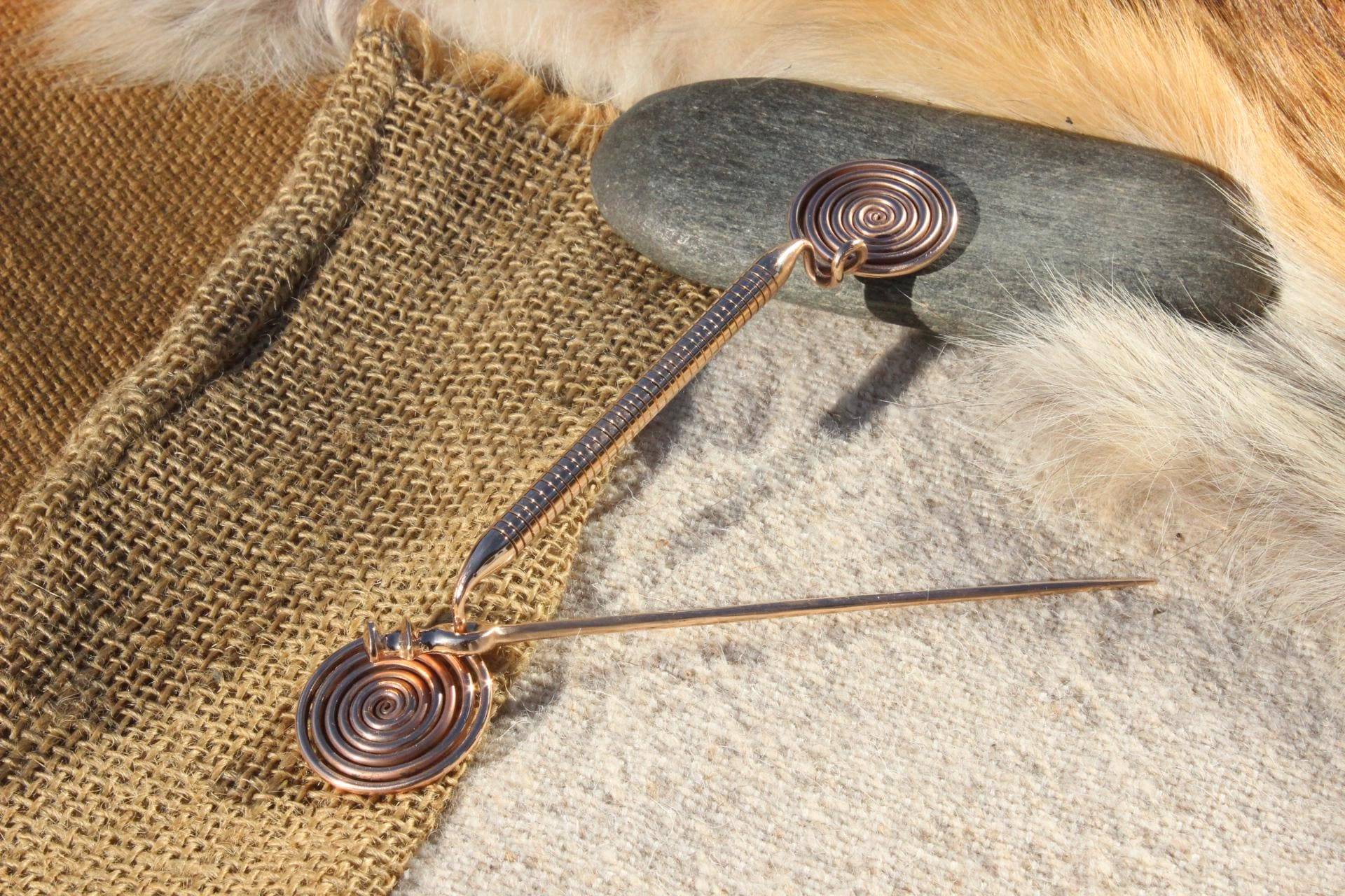 Spindlersfelder Fibel Blattbügelfibel Spiralplattenfibel Plattenfibel Fibula Spätbronzezeit 15.-12. Jh.v.chr. V.chr. Bronzezeit 35 Spindlersfelder Fibel Blattbügelfibel Spiralplattenfibel Plattenfibel Fibula Spätbronzezeit 15.-12. Jh.v.chr. V.chr. Bronzezeit 35 von Altmarkbronze