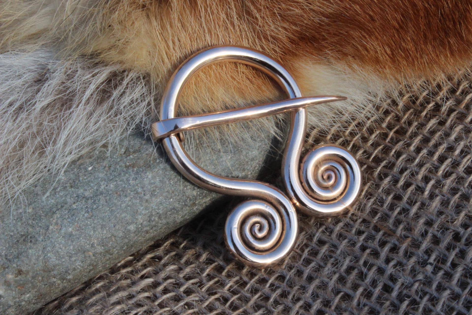 Wikinger Fibel Gewandschließe Aus Bronze Ringfibel Mittelalter Hochmittelalten Bronzeguß Rf1 Wikinger Fibel Gewandschließe Aus Bronze Ringfibel Mittelalter Hochmittelalten Bronzeguß Rf1 von Altmarkbronze