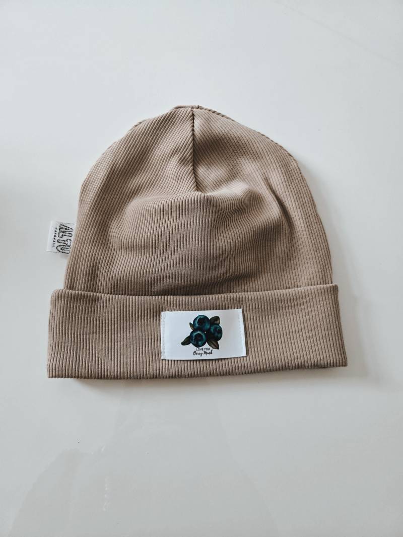 Beige Ripjersey Beanie Hipsterbeanie Love You Berry Much Blueberry Baby Kleinkind Mütze Handmade Geschenk Blaubereen von AltuHandmade