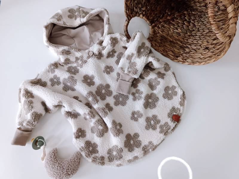 Teddystoffe Blümen Boho Poncho Cape Oversize Jacke Mit Kapuze Beige Neutral Altuhandmade.com von AltuHandmade
