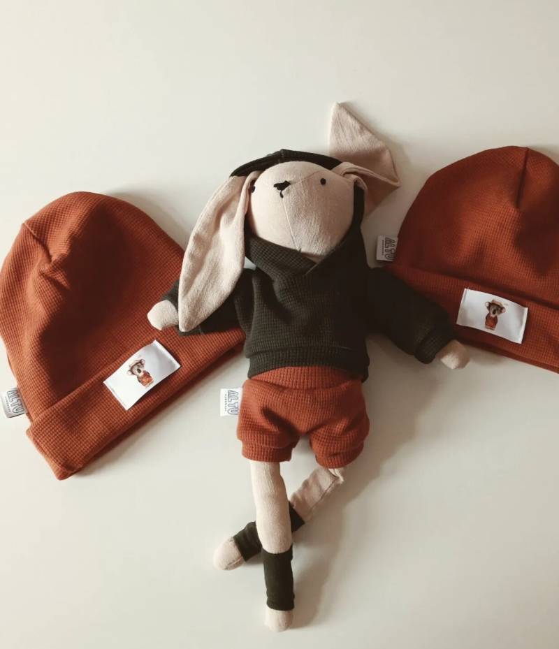 Waffeljersey Baby Kleinkind Beanie Koala Brique Herbst Tiere Motiv Mütze Handmade Kleidung Outfit Organic Baumwolle von AltuHandmade