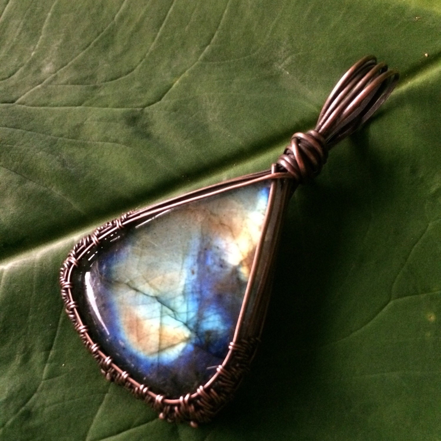 Antik Kupfer Draht-Anhänger von AluminaJewelry