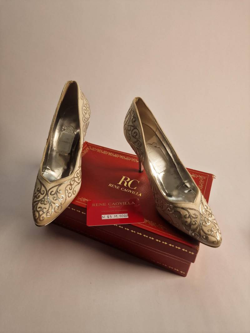 René Caovilla Original Brautschuhe Hochzeitschuhe Märchen Handarbeit Seide 6 1/2 von AlvaMorgaine