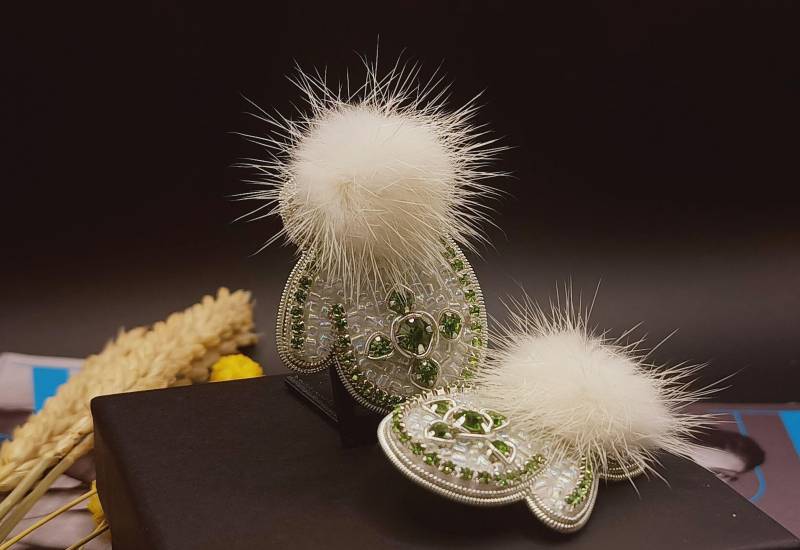Weihnachtsbrosche/Pin Feiertagsbrosche Weihnachtsgeschenk Neujahrsgeschenk Neujahrsbrosche von AlvinaHandMadeStudio
