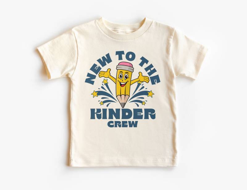Neu Bei Der Kinder Crew Shirt - Süßes Bleistift-Charakter-Outfit Für Den Schulanfang Erster Schultag T-Shirt Kleinkind Jugend Kinderkleidung von AlvordApparel