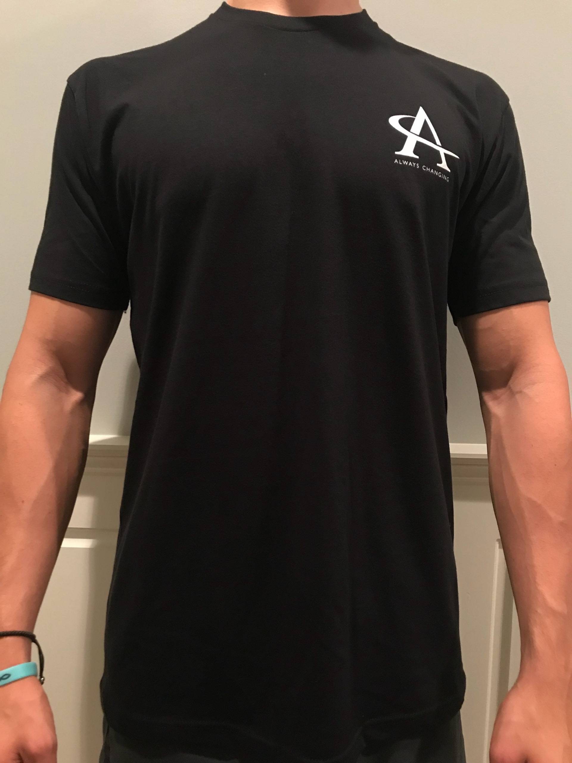 Immer Wechselndes T-Shirt - Schwarz Immer Wechselndes T-Shirt - Schwarz von AlwaysChangingShop
