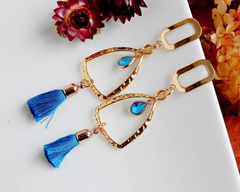 Vergoldete Blauquarz-Quasten-Ohrringe Gehämmerter Boho-Dangle Vergoldete Blauquarz-Quasten-Ohrringe Gehämmerter Boho-Dangle von AlwaysDreamJewels