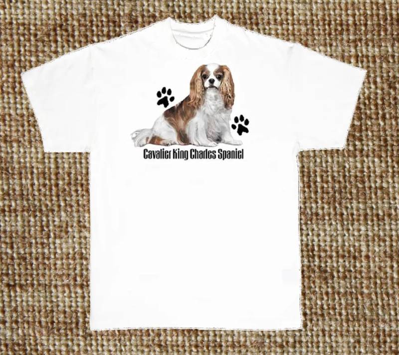 King Charles Cavalier Spaniel T-Shirt | Sweatshirt, Hoodie Auf Anfrage Erhältlich # 870B King Charles Cavalier Spaniel T-Shirt | Sweatshirt, Hoodie Auf Anfrage Erhältlich # 870B von AlwaysInStitchesCo