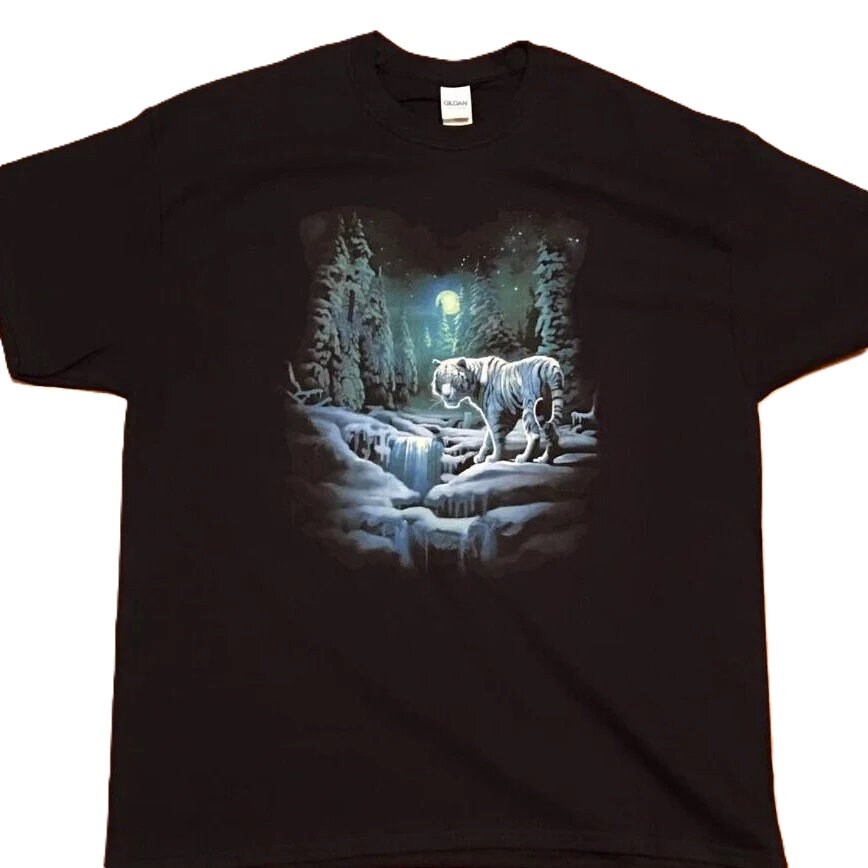 Snow Tiger T-Shirt, Jungle Night, | Sweatshirt, Hoodie Auf Anfrage Erhältlich # 292G von AlwaysInStitchesCo