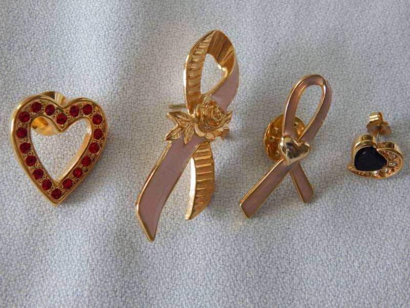 Set Von Vier Vintage Avon Pins von AlwaysPlanBVintage