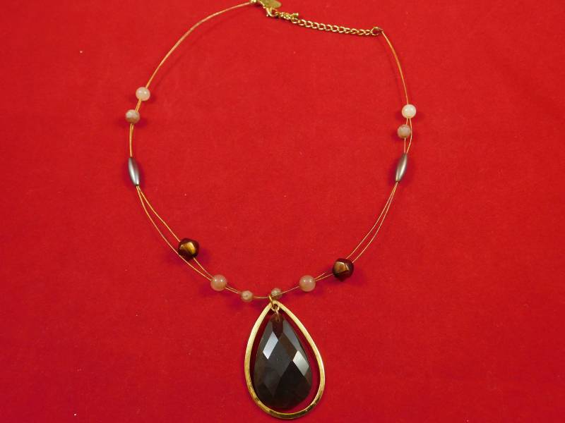 Vintage Ny Perlenkette Mit Schwarzem Anhänger von AlwaysPlanBVintage