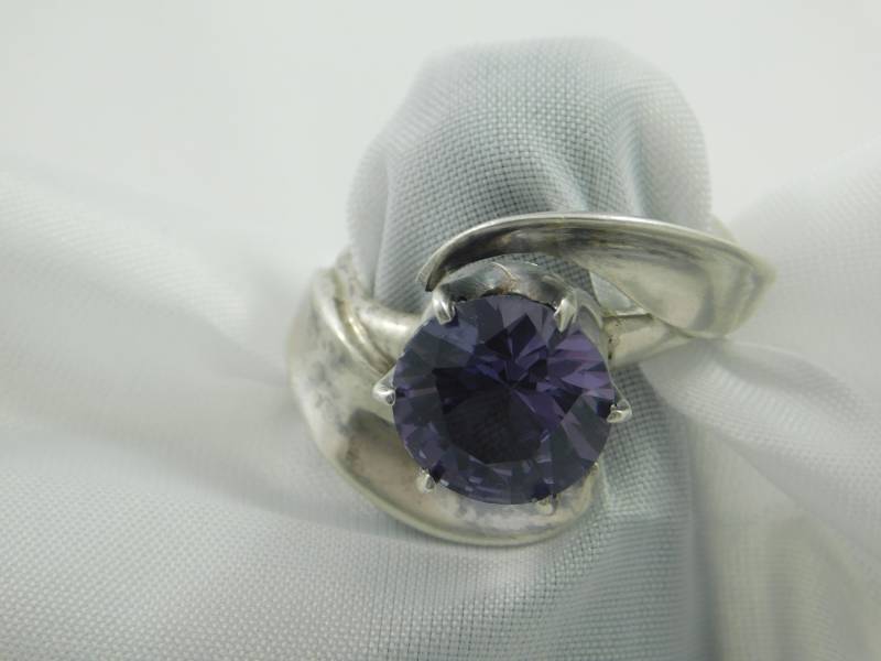 Vintage Sammler Violetter Saphir in Sterling Silber von AlwaysPlanBVintage