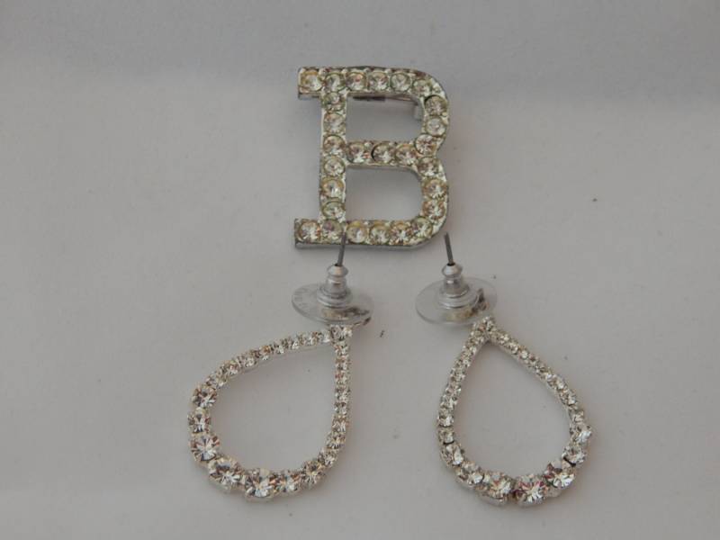 Vintage Strass Ohrringe Und Brosche Set von AlwaysPlanBVintage