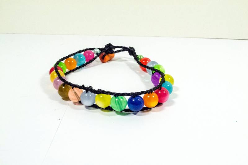 Multicolor Regenbogen Sommer Armband Verbunden Mit Schwarzem Faden - Funky Summer Colors von AlwaysSaturday