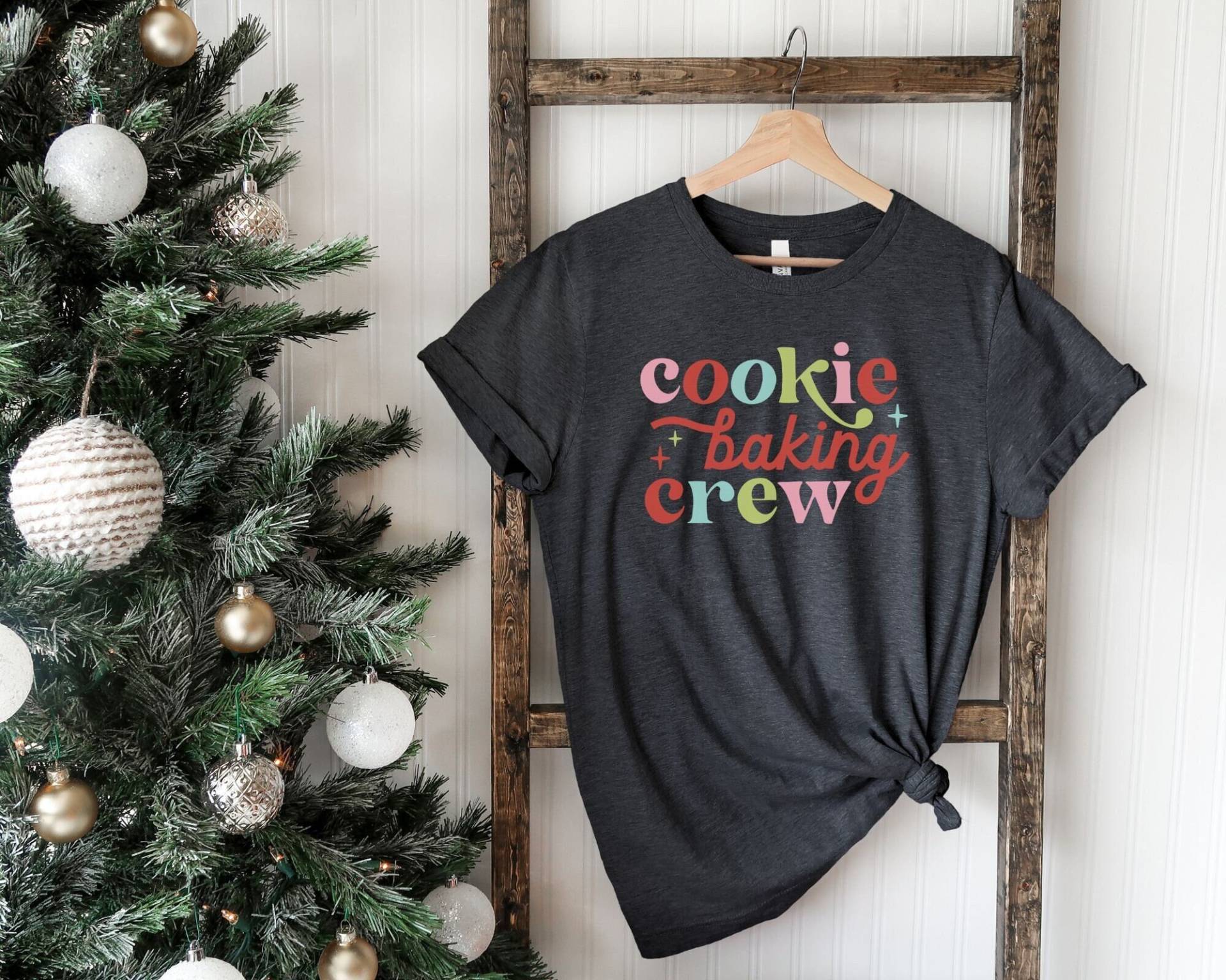 Weihnachtskeks Backen Shirt, Weihnachts-Familie-Shirts, Passende Weihnachts-T-Shirts, Weihnachtskeks-Party-Tshirt, Weihnachts-Shirts Weihnachtskeks Backen Shirt, Weihnachts-Familie-Shirts, Passende Weihnachts-T-Shirts, Weihnachtskeks-Party-Tshirt, Weihnachts-Shirts von AlwaysThereBoutique
