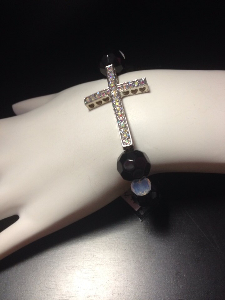 5 1/2" Facettierte Schwarze Onyx Edelstein Ab Kristall Kreuz Armband von AlyChrisBoutique