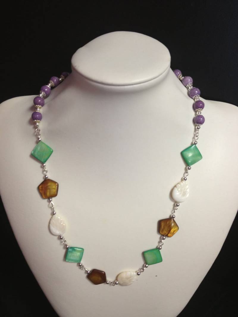 Mutter Von Shell Perlenkette, Perlen Schmuck, Halskette, Strand Multi Color Halskette Mutter Von Shell Perlenkette, Perlen Schmuck, Halskette, Strand Multi Color Halskette von AlyChrisBoutique