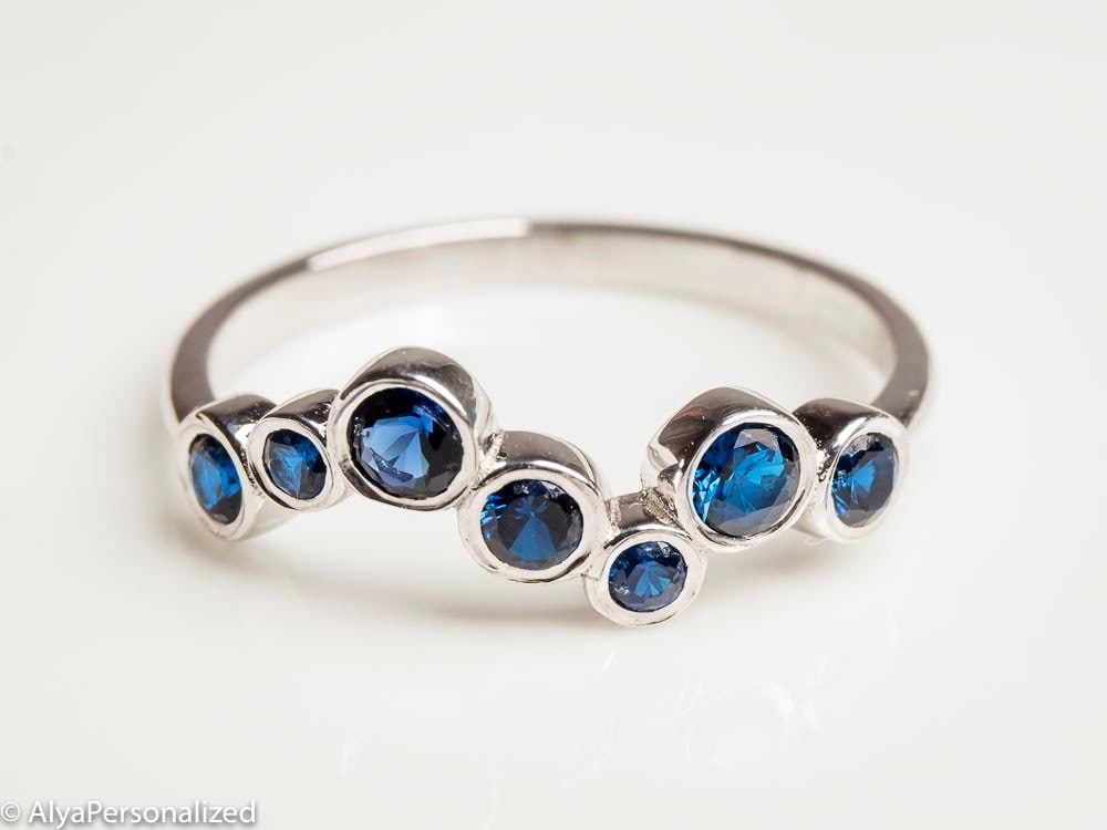 Saphir Schmuck - Geburtsstein Edelstein Ring Unikat Silber Zierliche Saphir Schmuck - Geburtsstein Edelstein Ring Unikat Silber Zierliche von AlyaPersonalized