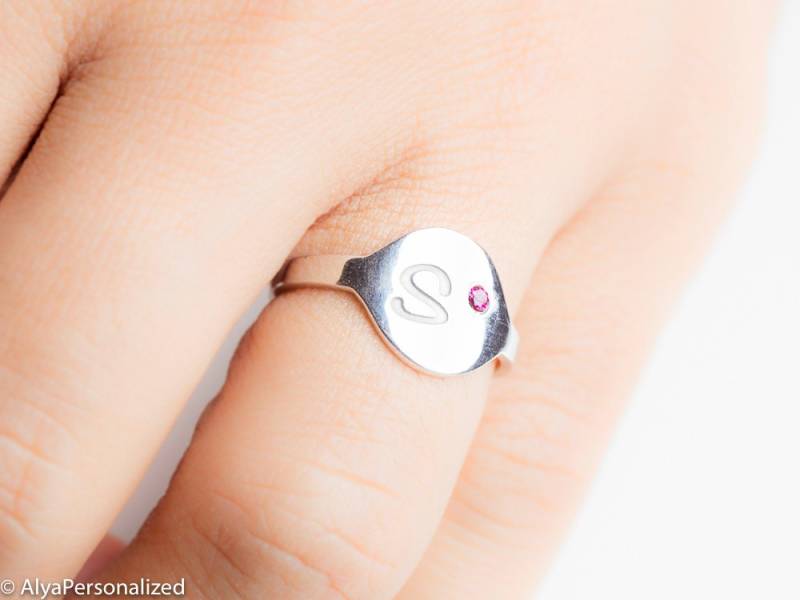 Silber Initial Ring - Geburtsstein Schmuck Briefring Personalisierter Ring von AlyaPersonalized