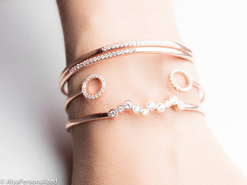 stapelbare Armbänder - Roségold Armband Armreif Zierliches Layered Schmuck von AlyaPersonalized