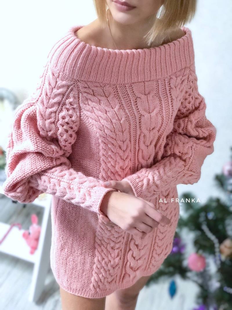 Aran Langes Pulloverkleid Mit Offenen Schultern Rosa Gestricktes One-Shoulder-Kleid Zopfmusterpullover/Weite Ärmel/Off-Shoulder-Pullover Für Frauen von Alyafranka