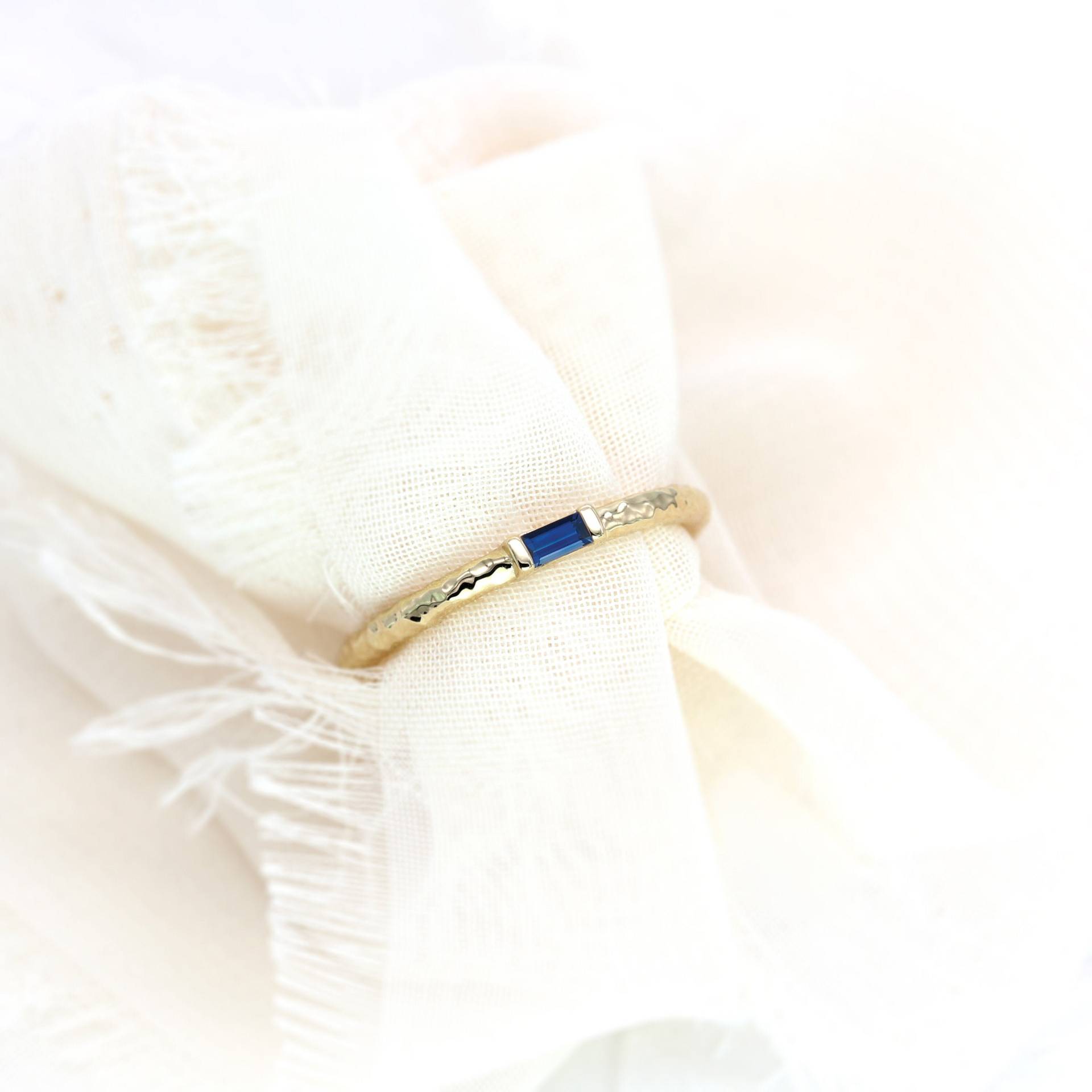 Saphir-Versprechen-Ring, Massives Gold | Baguette Birthstone Ring, Familie Stapeln Mutter Großmutter Geschenk Für Freundin von AlyshaWhitfield